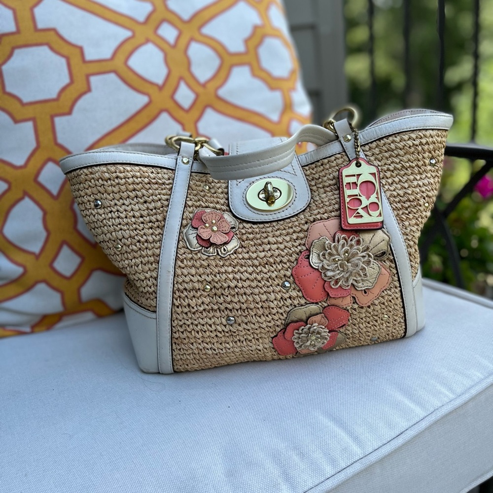 Coach Hampton Embellished Weekend Straw bag - Picture 2 of 11